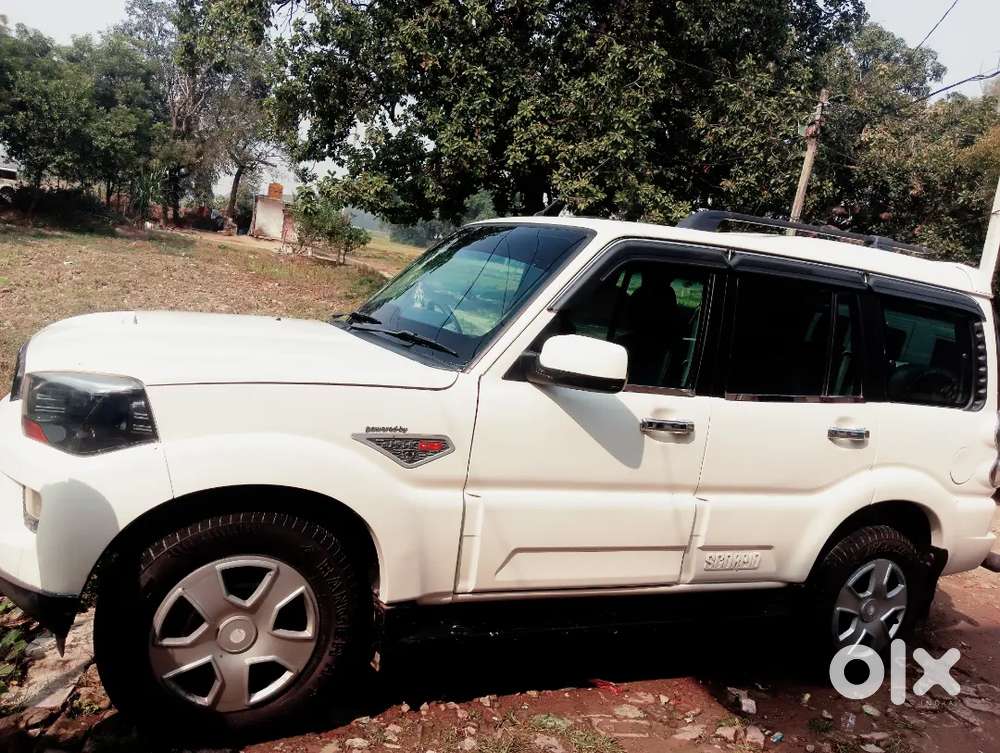 Mahindra Scorpio S6 2015