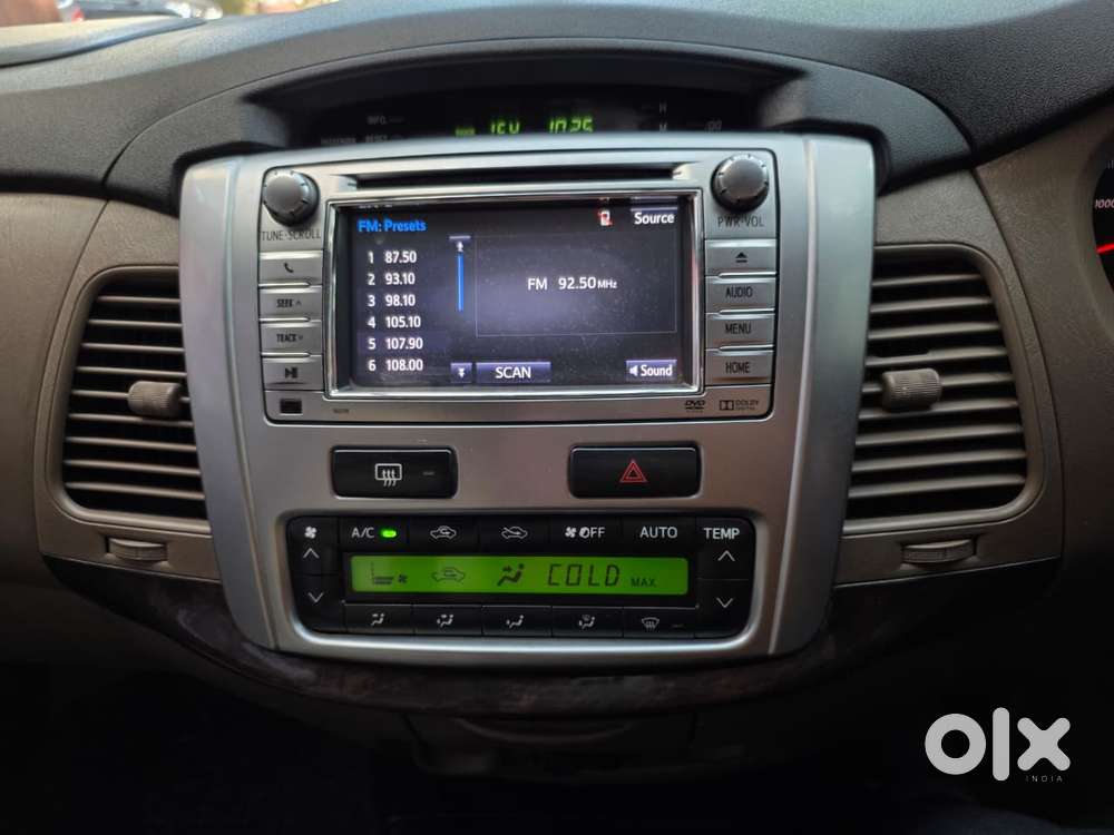 Toyota Innova 2.5 V 8 Str, 2015, Diesel