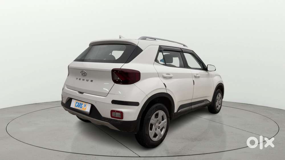 Hyundai Venue 1.2 S Plus, 2022, Petrol
