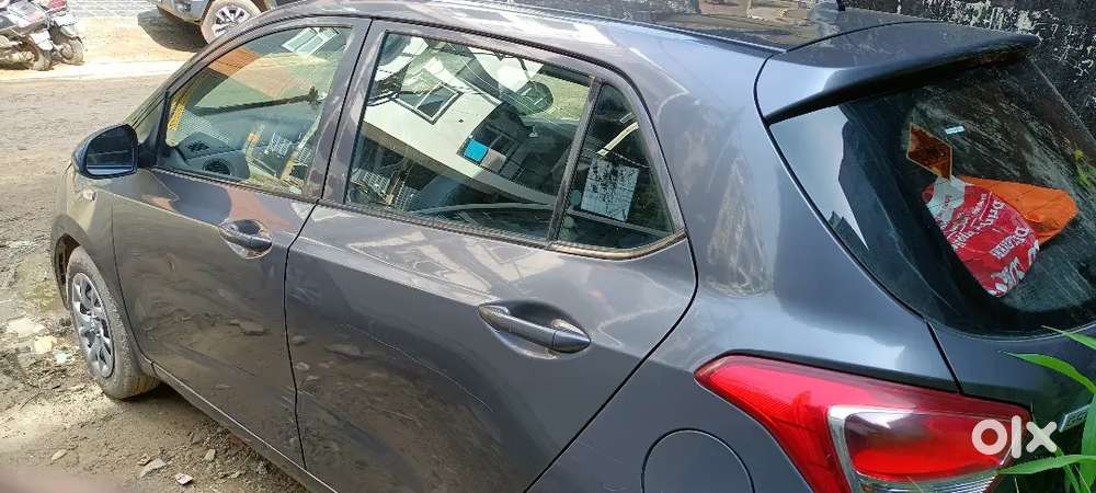 Hyundai Grand I10 2017, Cng + Petrol . Discover This Well-maintained H