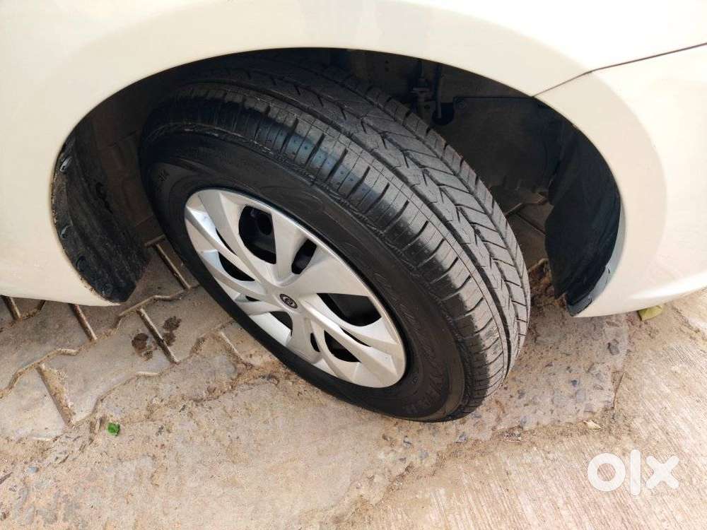 Maruti Suzuki Swift Dzire 1.2 Vxi Bsiv, 2016, Petrol