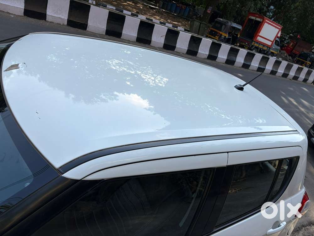  For Sale: White Maruti Suzuki Swift (late 2011)