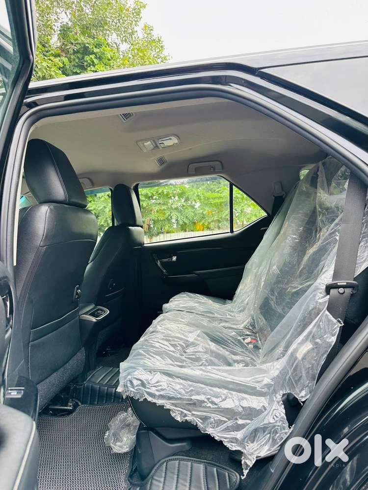 Toyota Fortuner 4x2 At 2.7 Petrol, 2025, Petrol