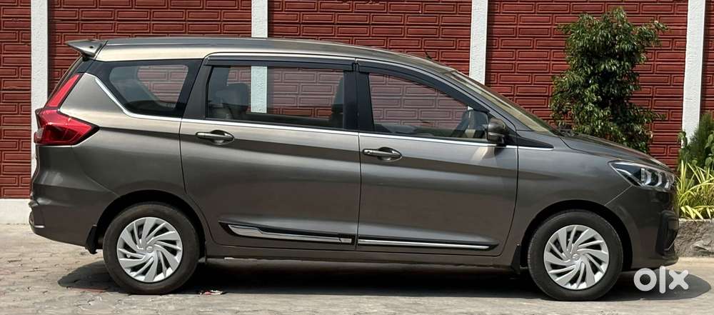 Maruti Suzuki Ertiga Vxi At Petrol, 2018, Petrol