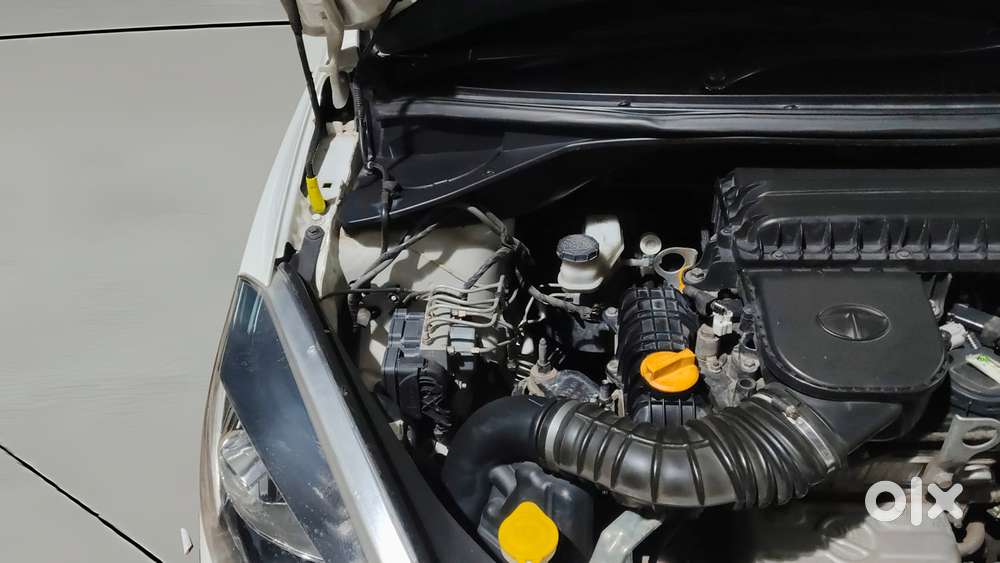 Tata Tiago Xza, 2018, Petrol