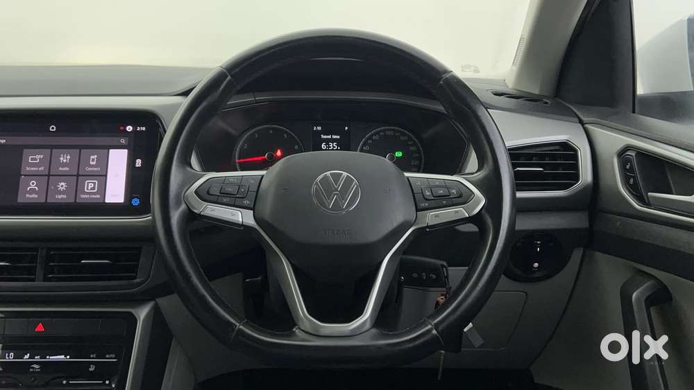 Volkswagen Taigun 1.0 Tsi Highline At, 2022, Petrol