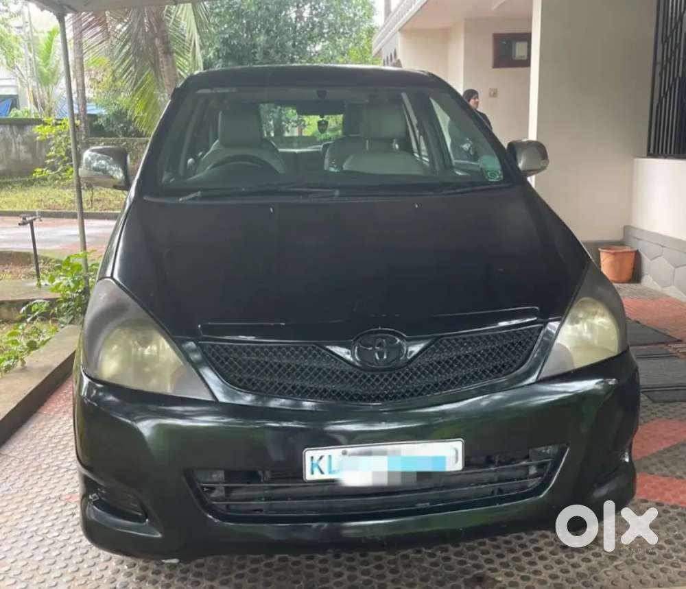 Toyota Innova 2011