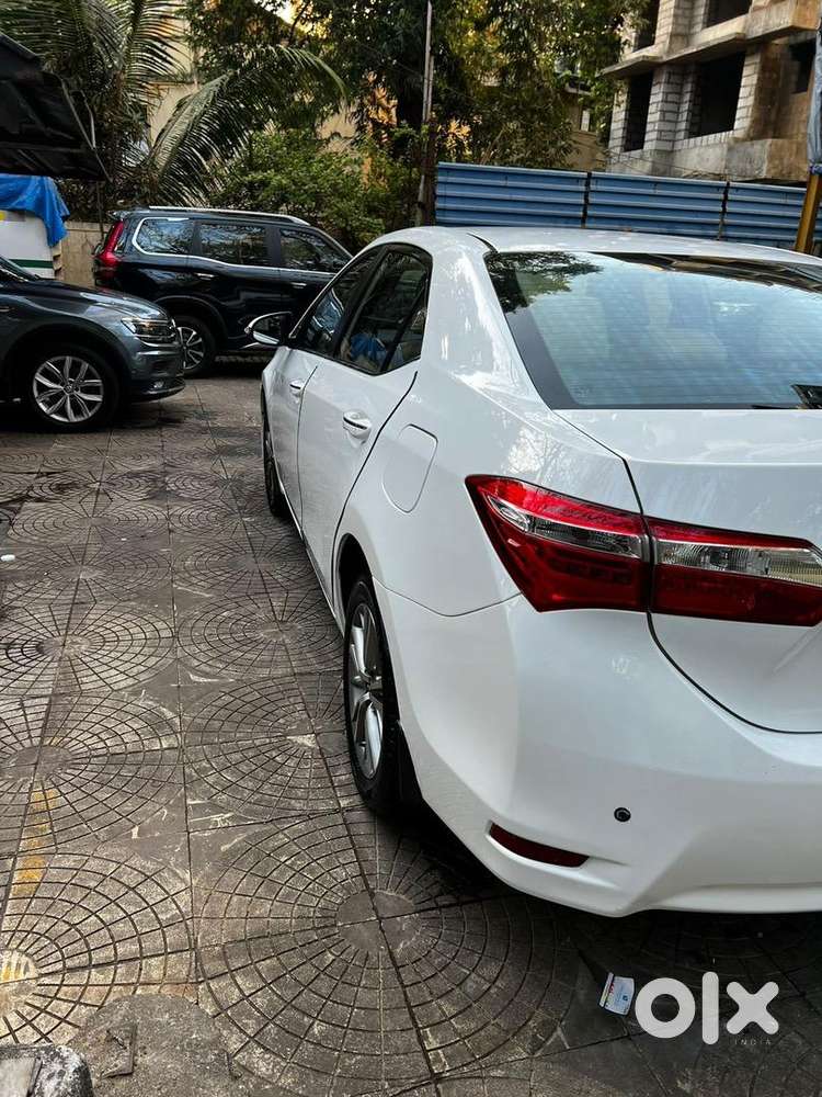 Toyota Altis 1.8vl Automatic 2015