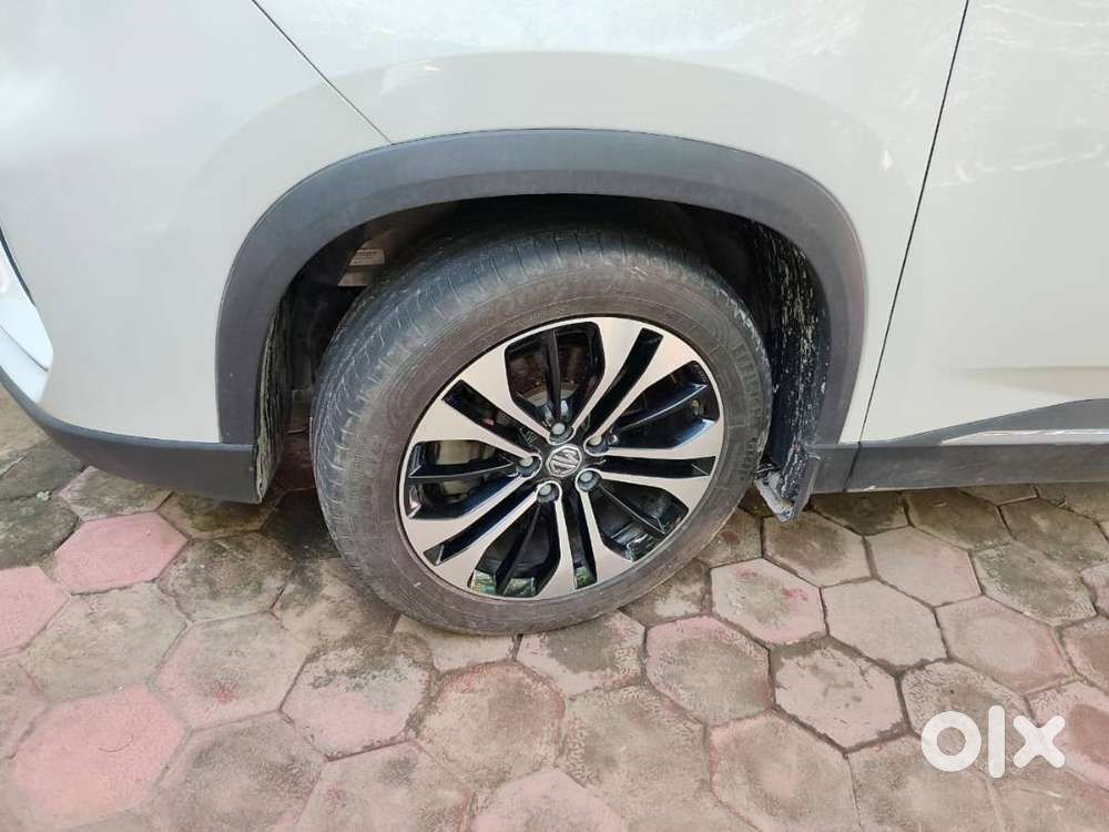 Mg Hector Plus 2021 Petrol 27200 Km Driven