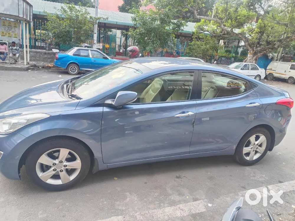 Hyundai Elantra 2013 Petrol Well Maintained