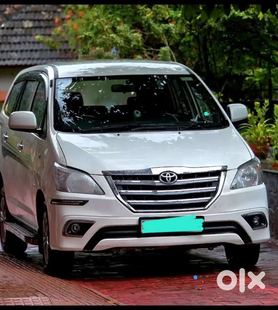 Toyota Innova 2015 Diesel 205000 Km Driven.haryana Registration