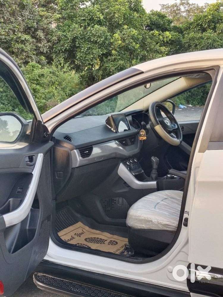 Tata Nexon, 2023, Petrol