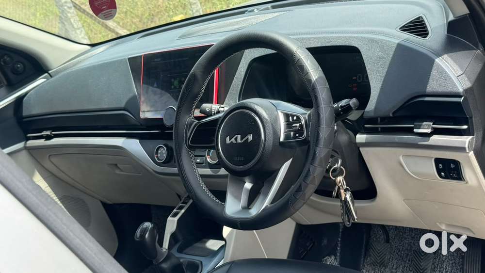 Kia Carens 1.5 Premium 7 Str, 2023, Petrol
