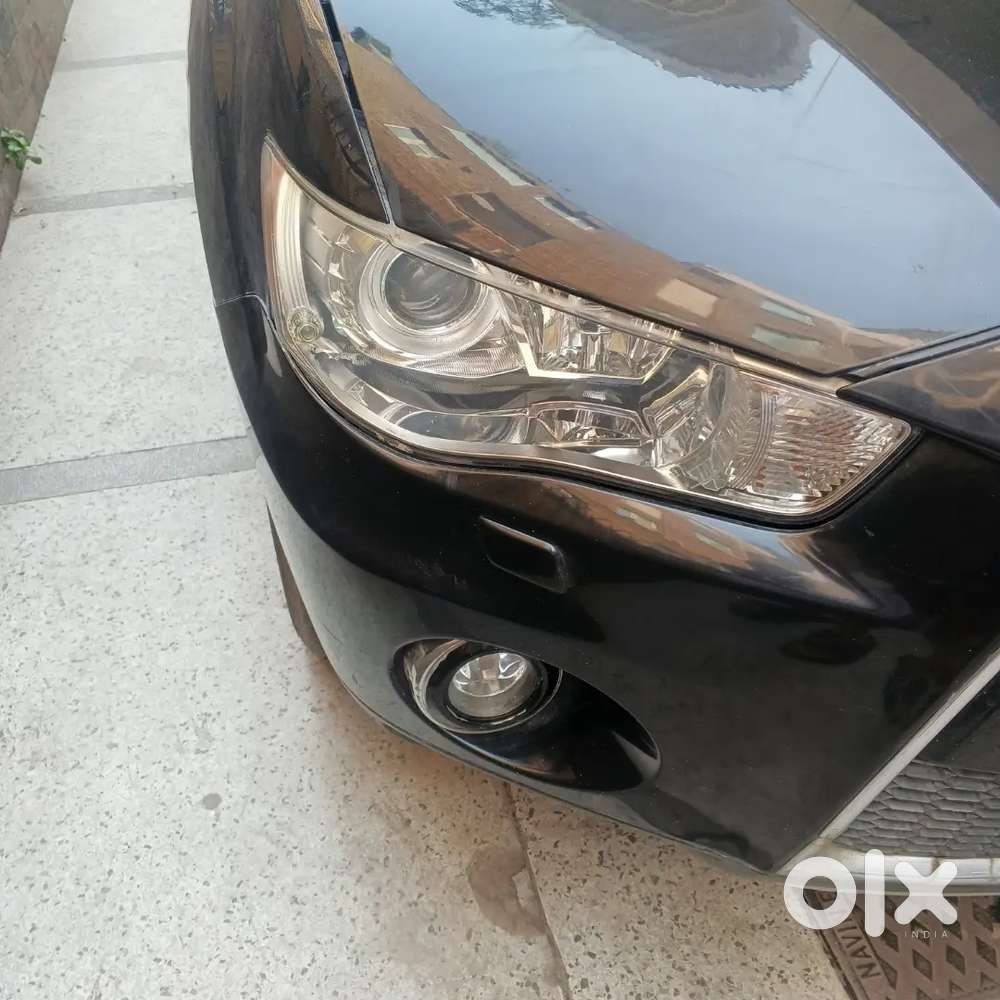 Mitsubishi Outlander 2012 Petrol 86000 Km Driven Automatic