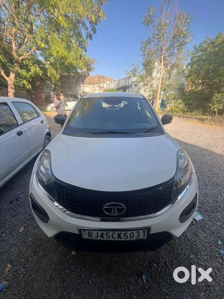 Tata Nexon Xm Petrol  First Owner  Excellent Condition