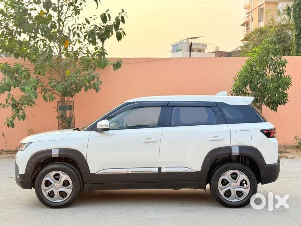 Maruti Suzuki Brezza 1.5 Vxi Cng, 2023, Cng & Hybrids