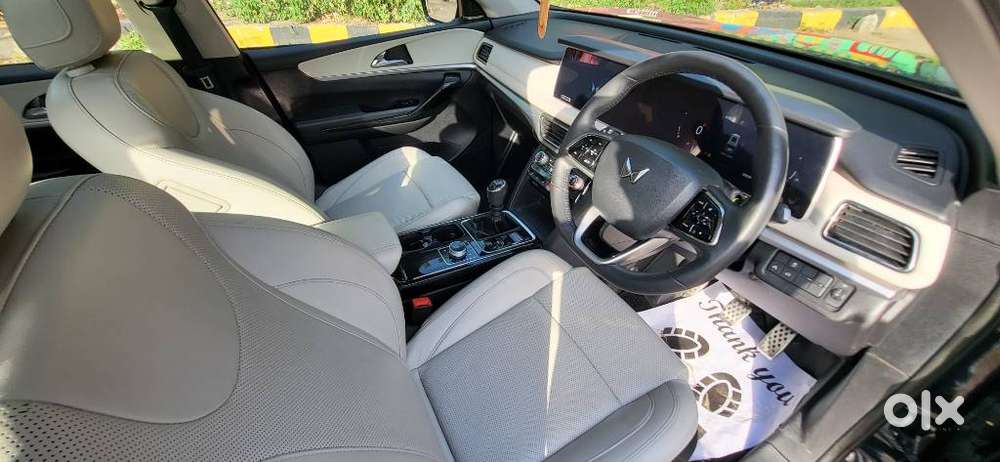 Mahindra Xuv700 2.2 Ax 7 Diesel Mt Luxury Pack Str, 2024, Diesel