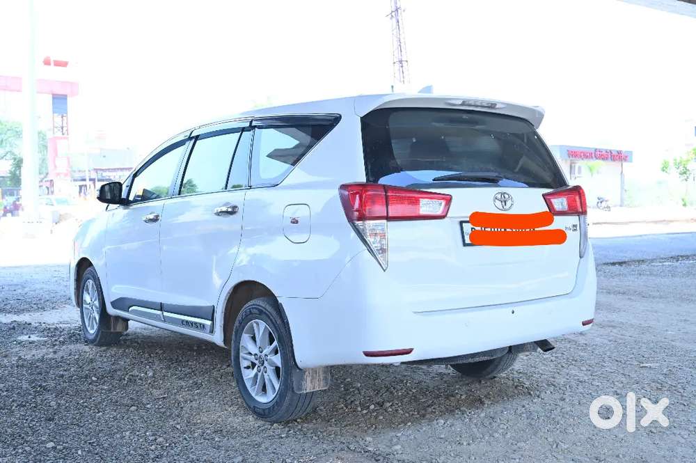 Toyota Innova Crysta 2.4 G