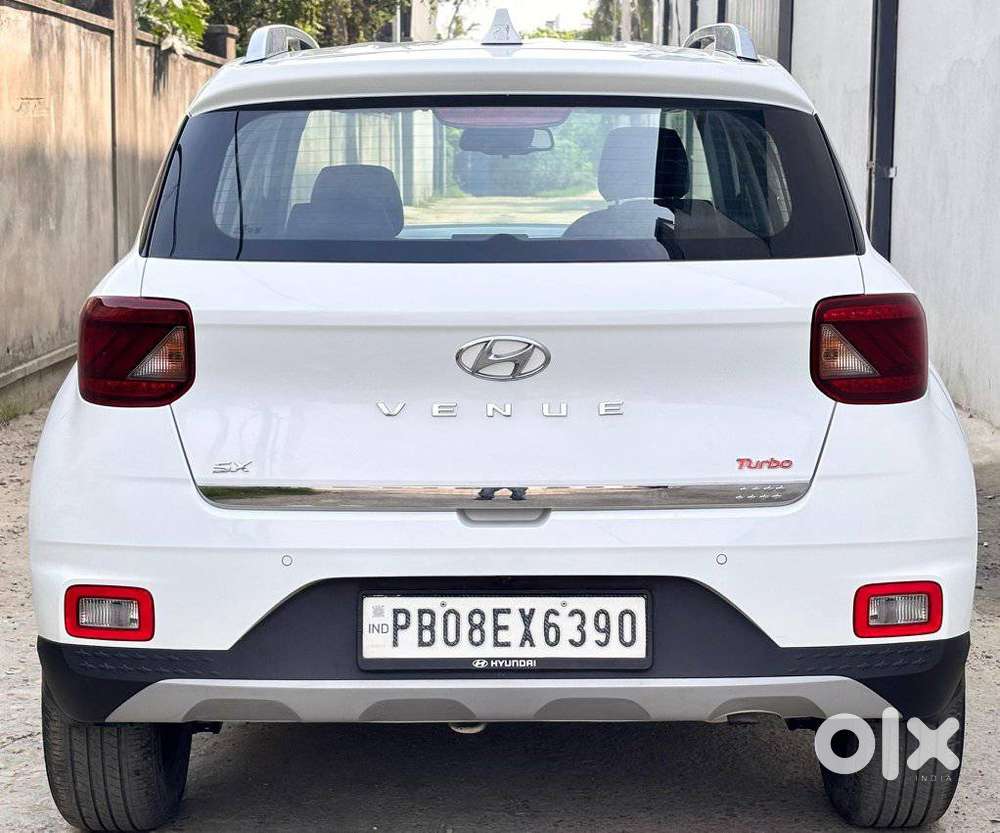 Hyundai Venue, 2022, Petrol