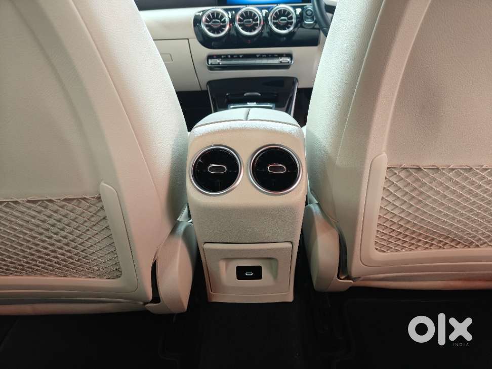 Mercedes-benz A-class Limousine 200, 2023, Petrol