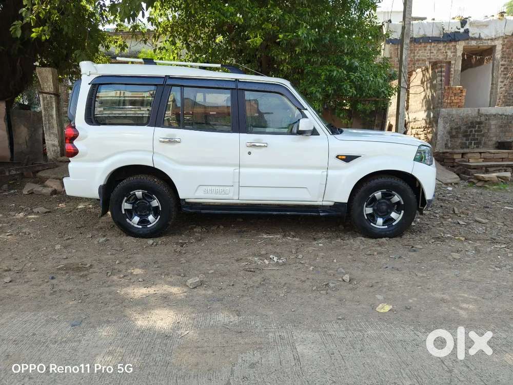 Mahindra Scorpio Classic 2005