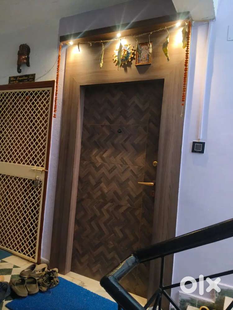 A 3bhk semi furnished very owsome flat for sale at Morabadi.