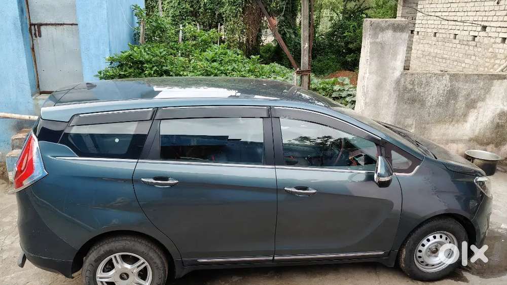 Mahindra Marazzo M6 7 Seater