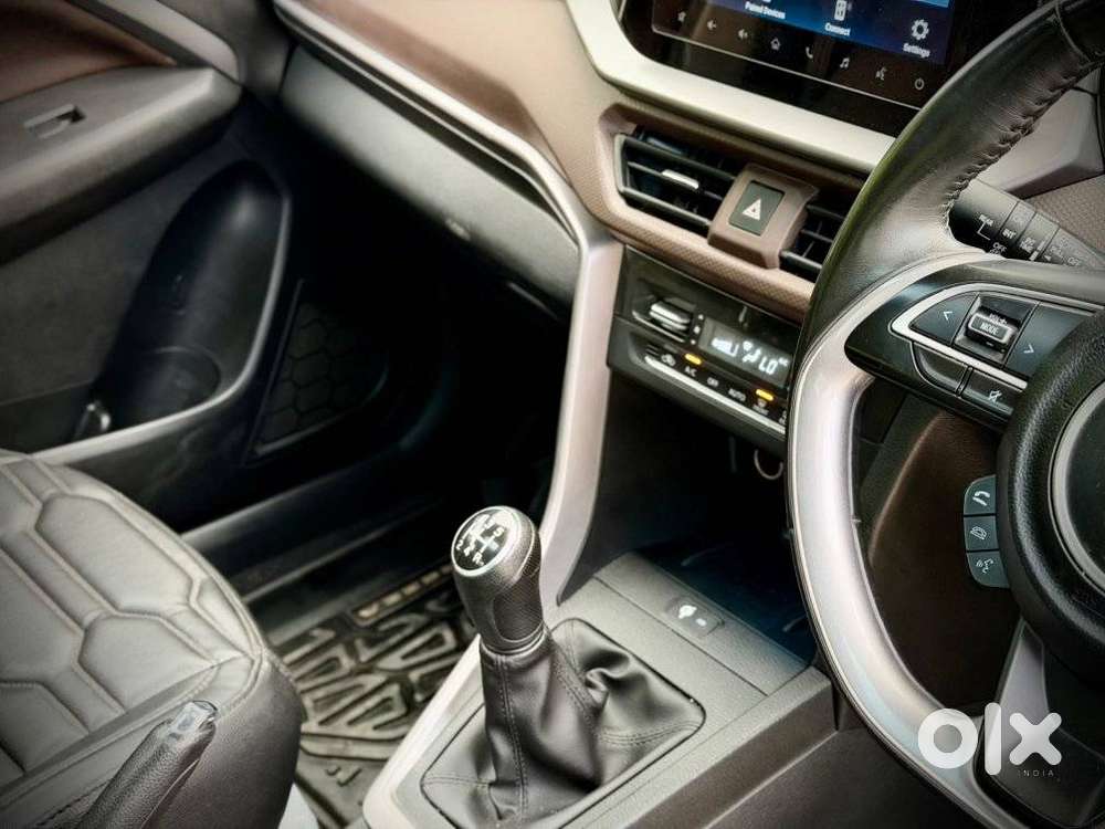 Maruti Suzuki Brezza 1.5 Zxi Plus Smart Hybrid, 2022, Petrol