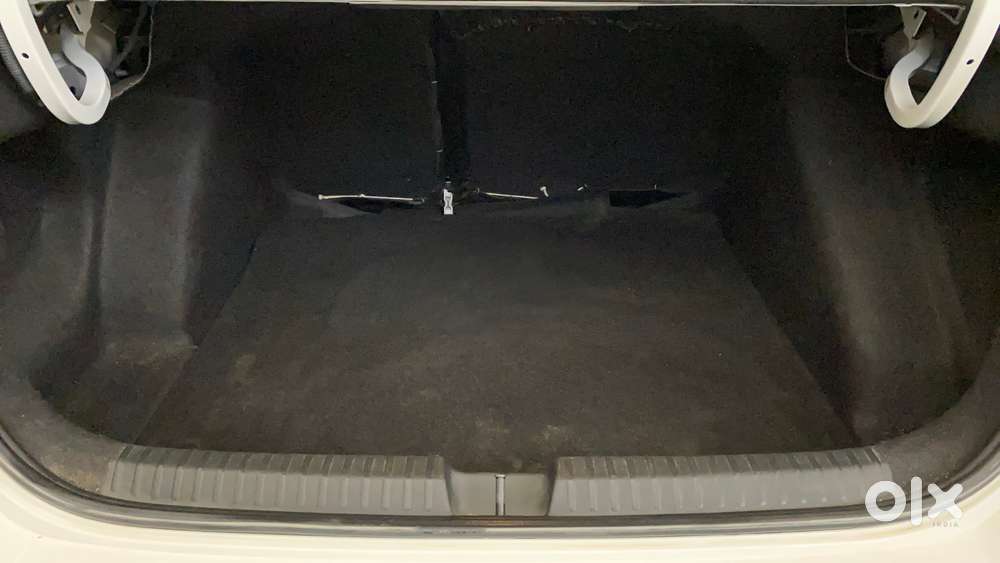 Skoda Slavia 1.0 Ambition Tsi, 2022, Petrol