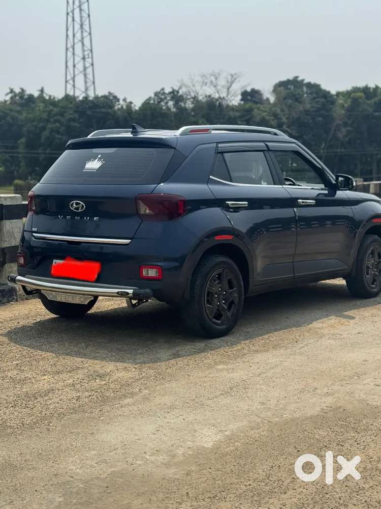 Hyundai Venue 2022 Petrol 17000 Km Driven