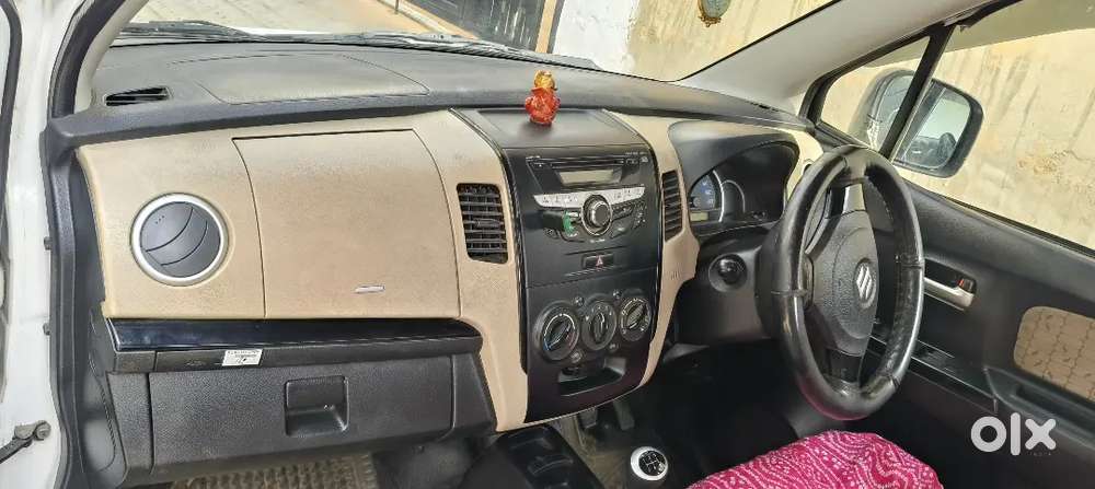 Maruti Suzuki Wagon R 2017 न्यू कंडीशन, कम्पनी पेंट,घर पर रहती हैँपड़ता