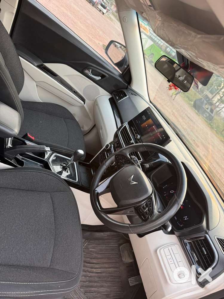 Mahindra Xuv300 W8 Amt Diesel, 2024, Diesel