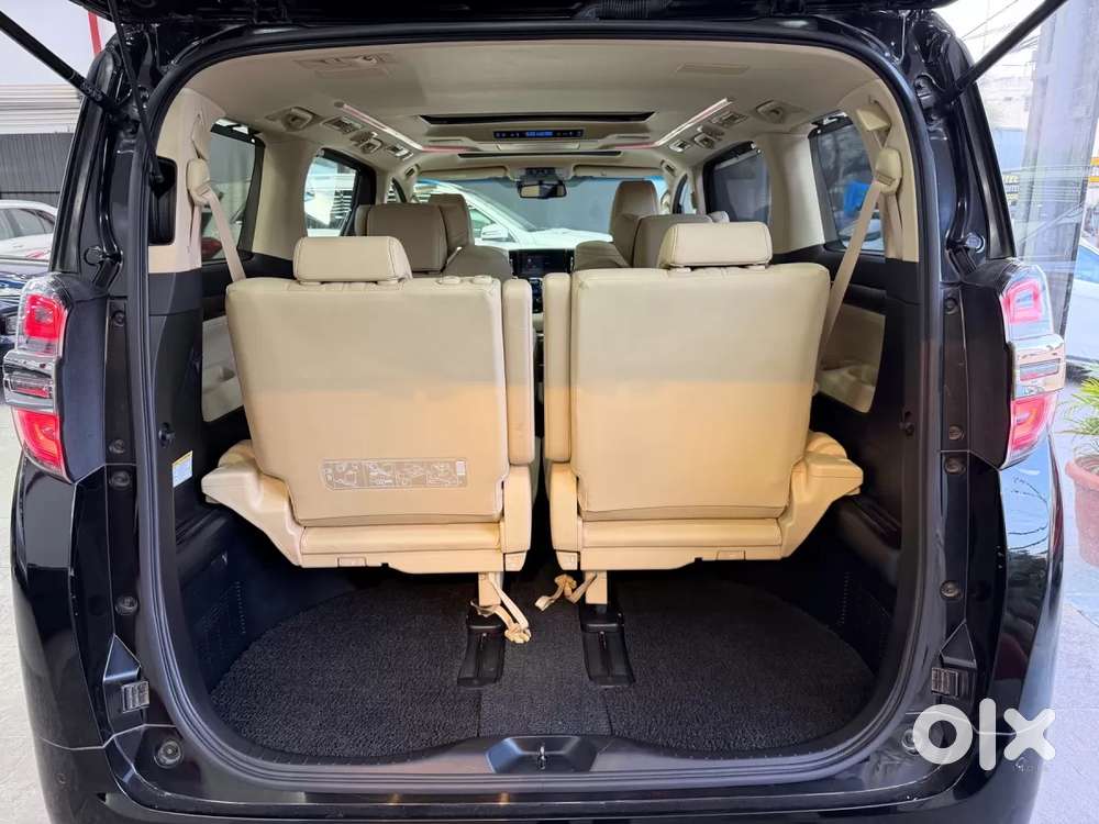 Toyota Vellfire 2.5 Hybrid, 2022, Petrol