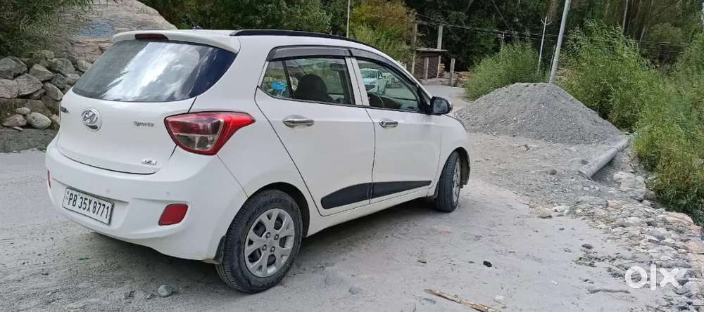 Hyundai Grand I10 Sportz 2016 Petrol Manual