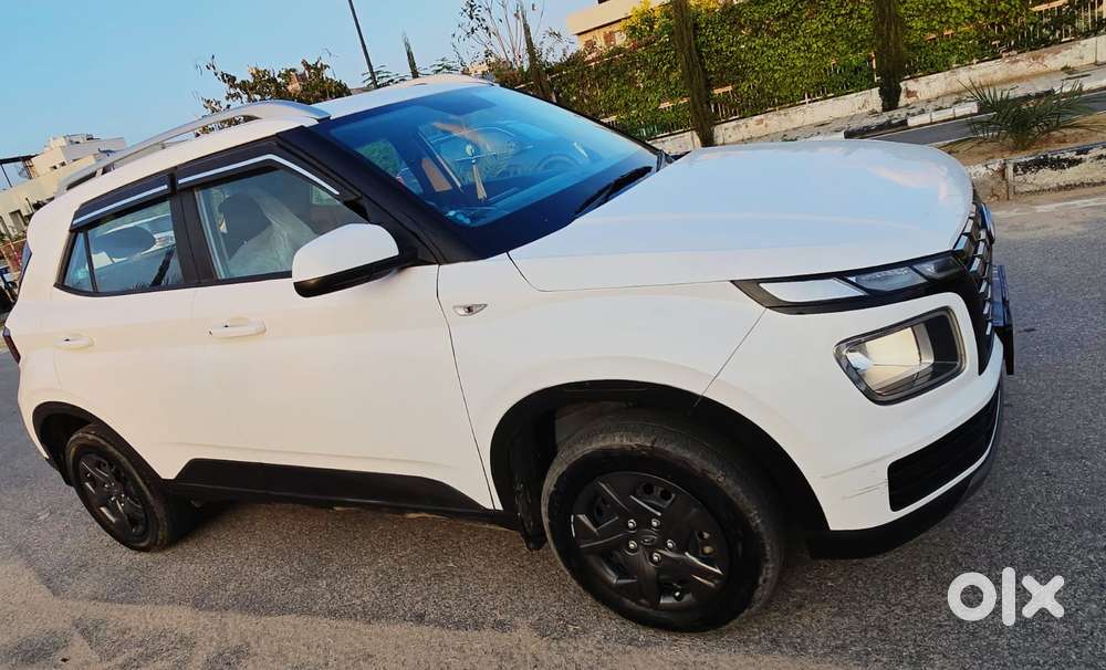 Hyundai Venue S 1.2 Petrol, 2023, Petrol