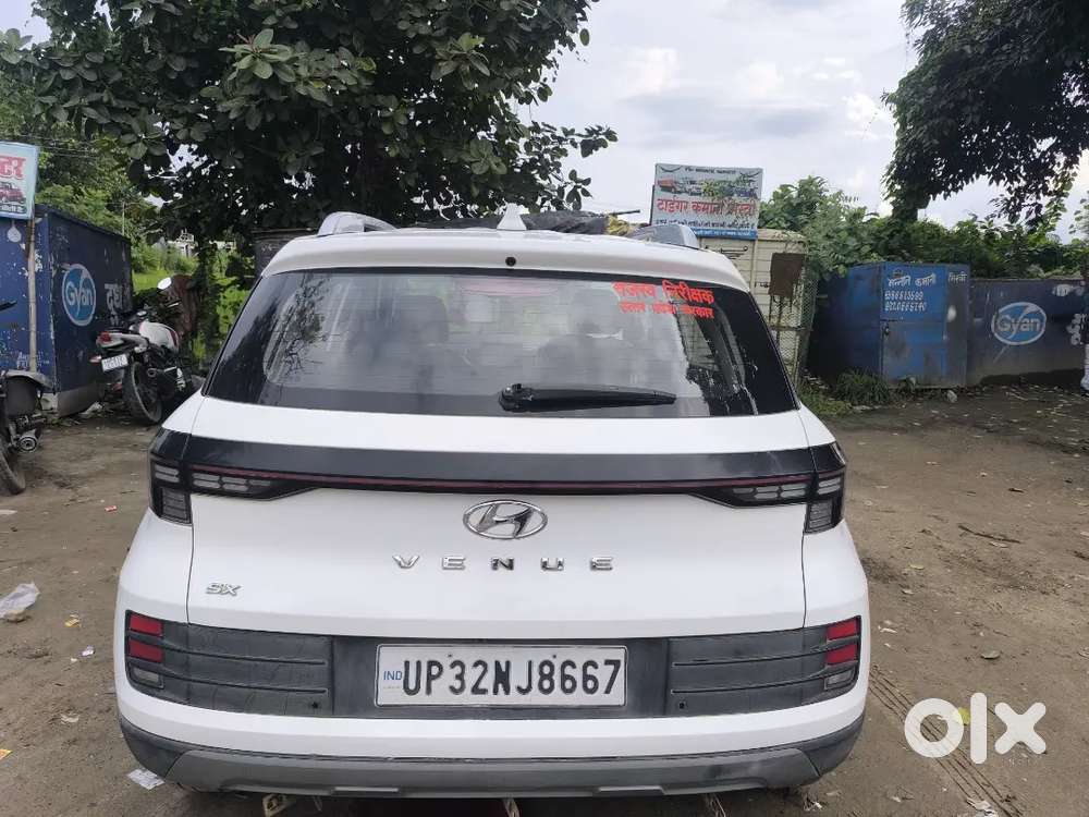 Hyundai Venue 2023 Diesel 44325 Km Driven