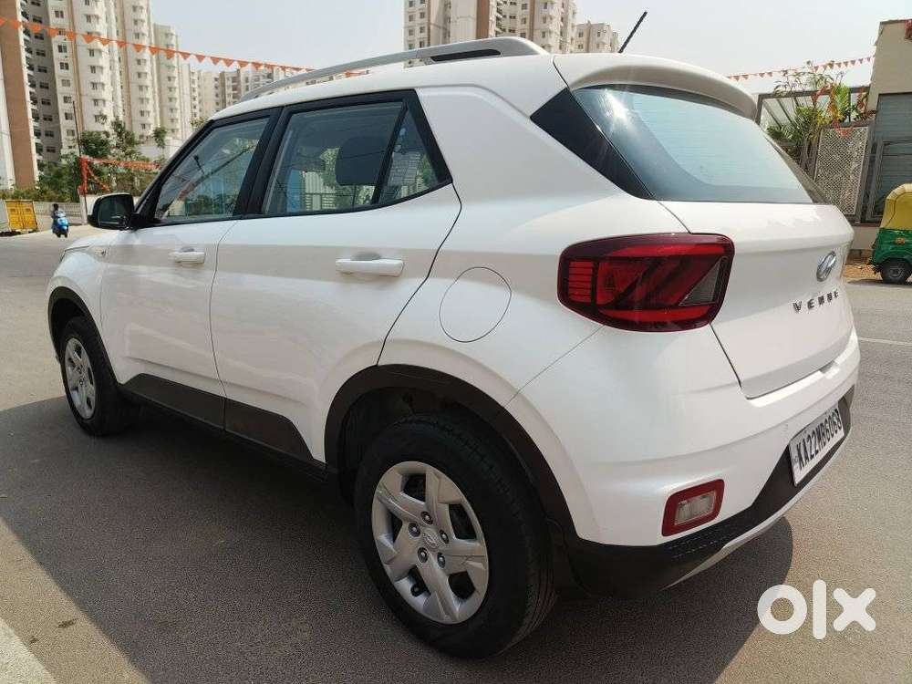 Hyundai Venue 1.2 S Plus, 2019, Petrol