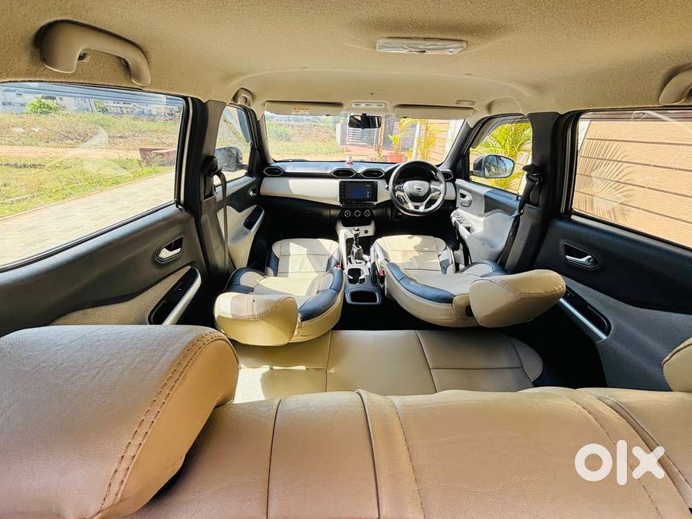 Nissan Magnite 1.0 Xv Premium, 2023, Petrol