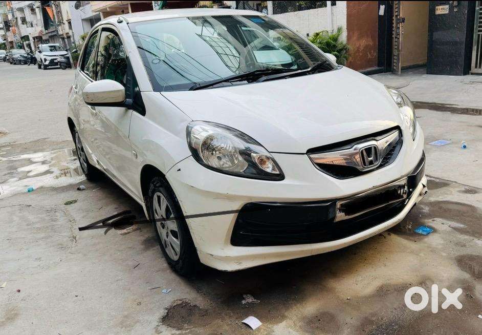 Honda Brio 2012 Petrol Well Maintained