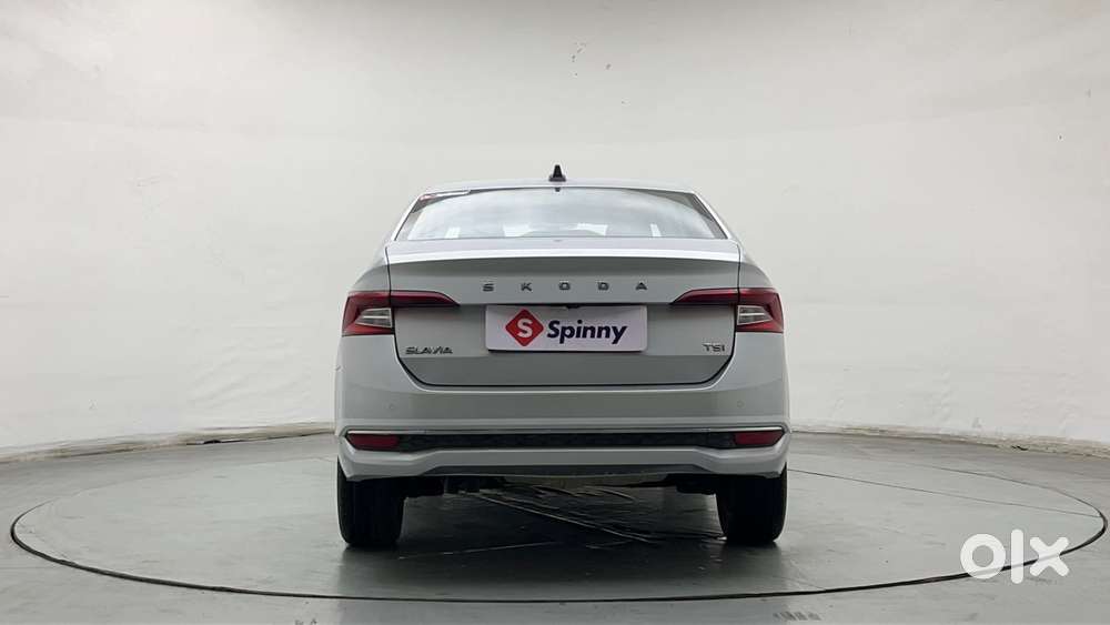 Skoda Slavia Style 1.0l Tsi Mt, 2023, Petrol