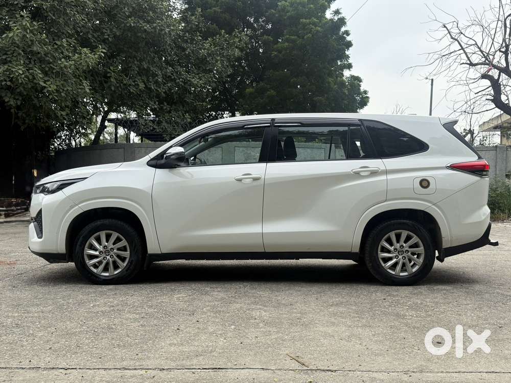 Toyota Innova Hycross Gx (o), 2023, Petrol