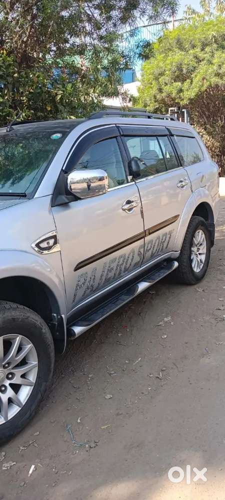 Mitsubishi Pajero Sport 2012