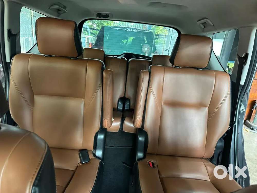 2017/ 2018 Registartion Innova Crysta Showroom History Available