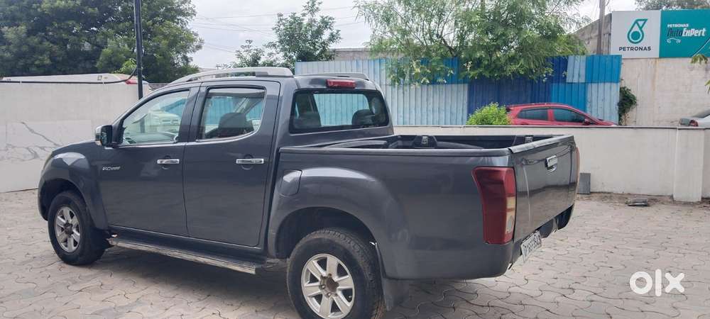 Isuzu V-cross Z Prestige 4x4 Mt, 2017, Diesel