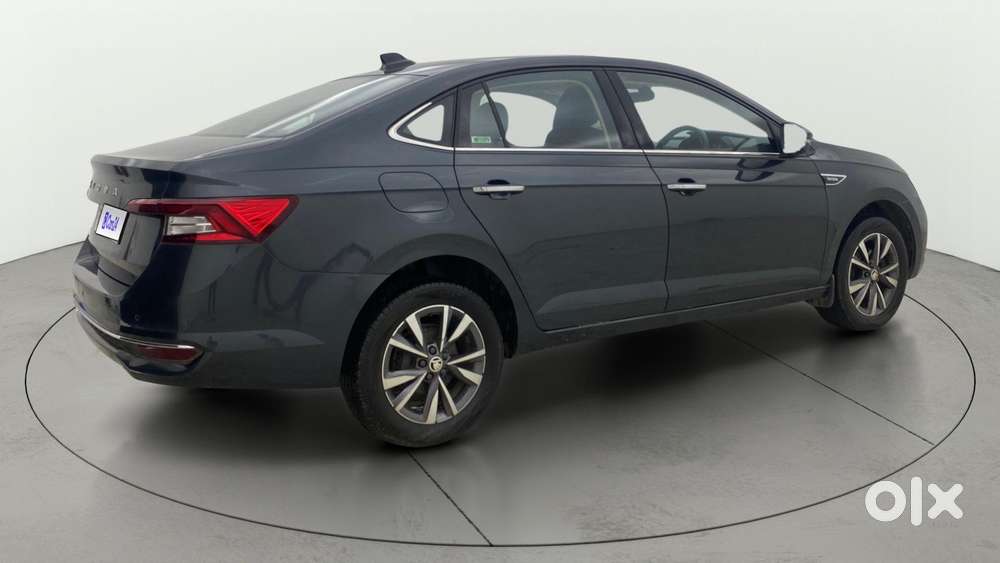Skoda Slavia Style 1.0l Tsi Mt, 2023, Petrol