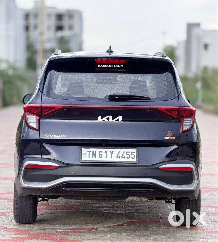 Kia Carens, 2023, Petrol