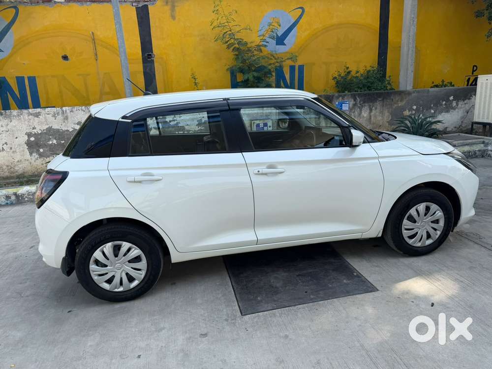 Maruti Suzuki Swift Vxi Ags, 2025, Petrol
