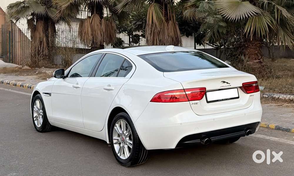 Jaguar Xe Portfolio, 2019, Petrol