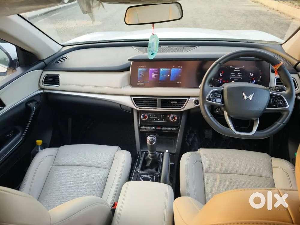 Mahindra Xuv700 Mt 2022/23