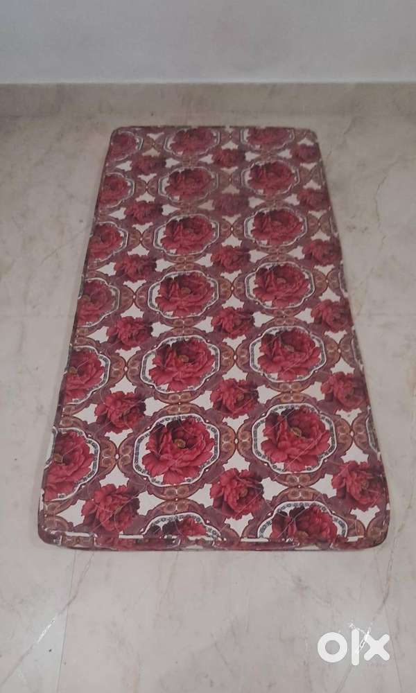 Single Bed Ka Gadda New Jaisa 6 ft x 3 ft